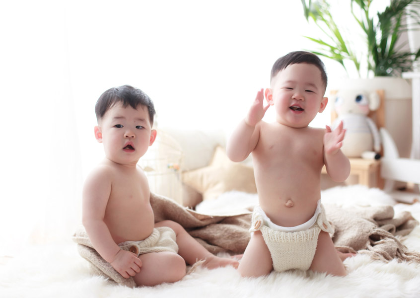 Yoon,San twin baby photogaphy sydney - lookylooky